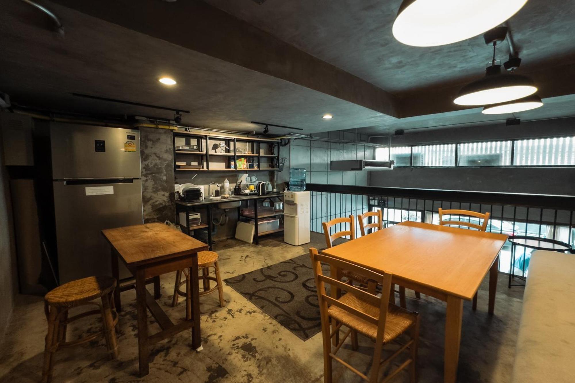 Once In A Blue Moon Cafe And Hostel Chiang Mai Extérieur photo