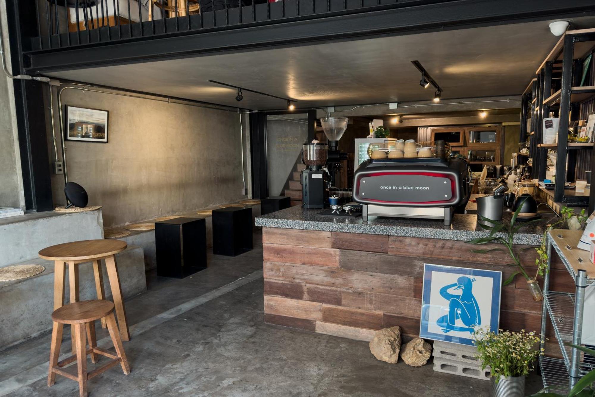Once In A Blue Moon Cafe And Hostel Chiang Mai Extérieur photo