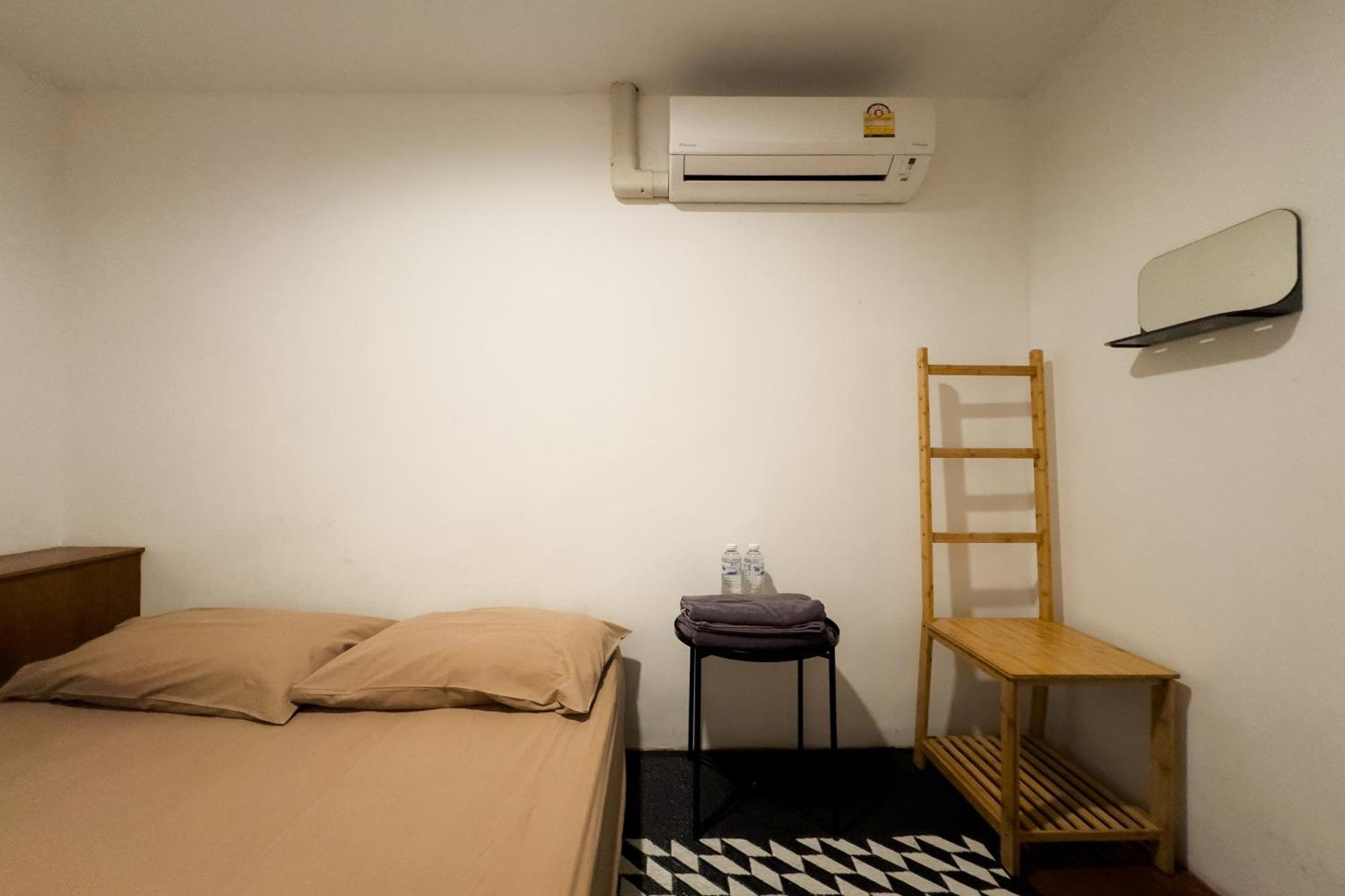 Once In A Blue Moon Cafe And Hostel Chiang Mai Extérieur photo