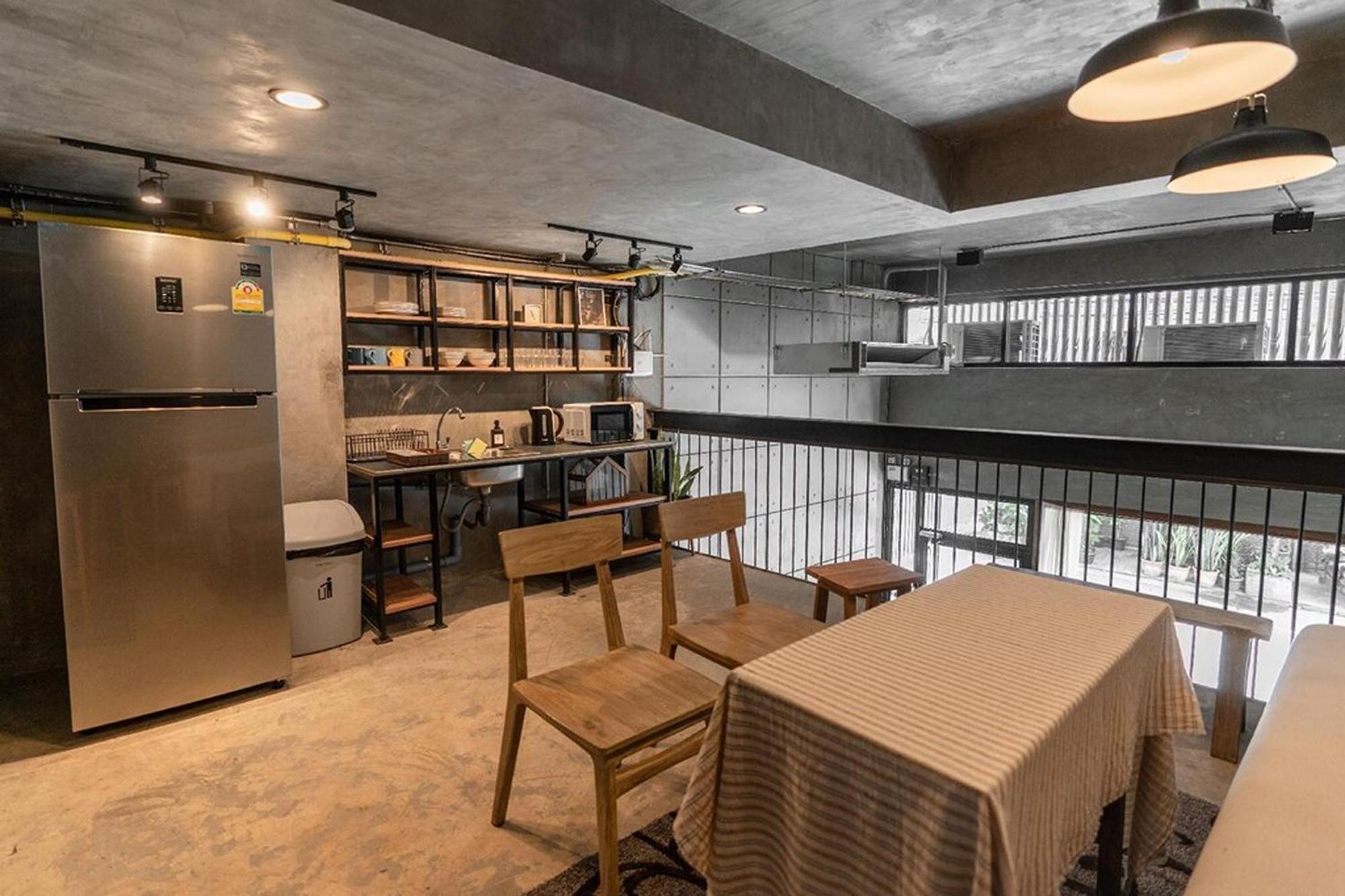 Once In A Blue Moon Cafe And Hostel Chiang Mai Extérieur photo